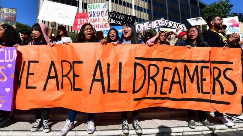 JOE BIDEN AMPLIARÁ LA COBERTURA DE SALUD PARA LOS ‘DREAMERS’