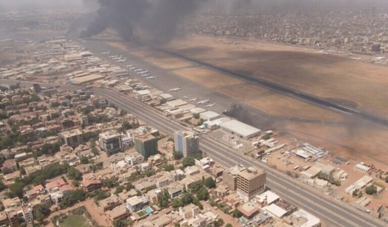 MÁS DE 180 CIVILES HAN MUERTO EN 3 DÍAS DE COMBATES EN SUDÁN