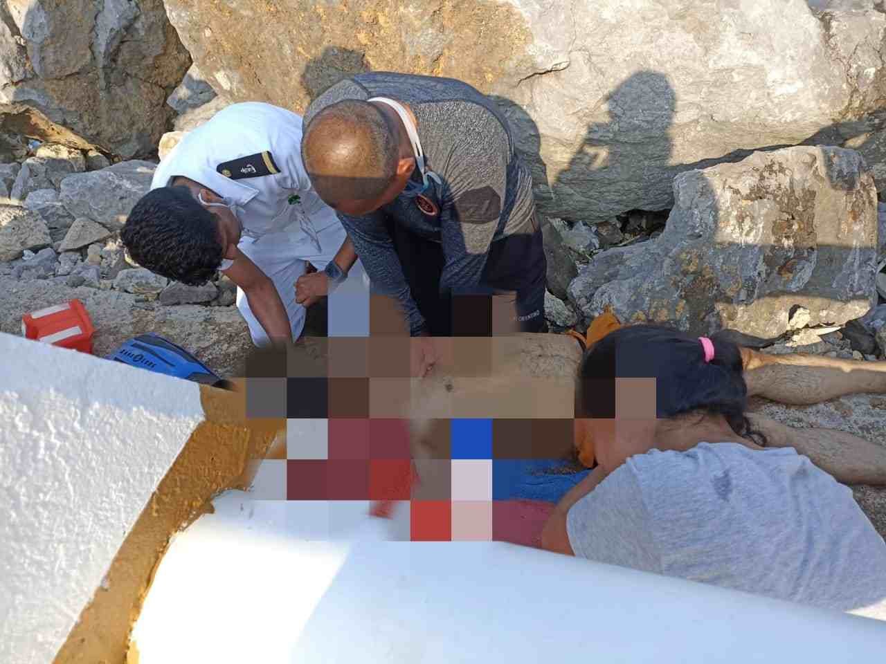 SE AHOGA POR METERSE A NADAR EN ZONA DE RIESGO