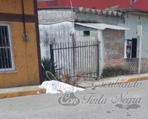 MATAN A JOVENCITA A PUÑALADAS