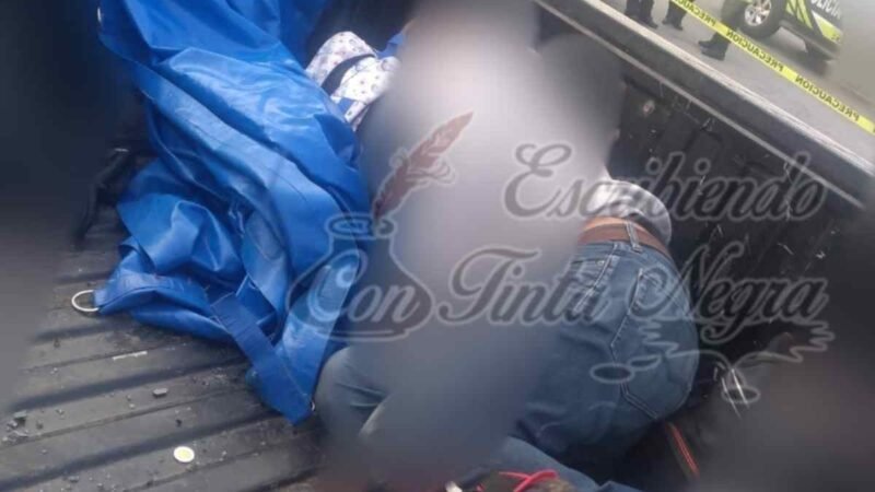 DEJAN A EJECUTADO EN BATEA DE CAMIONETA