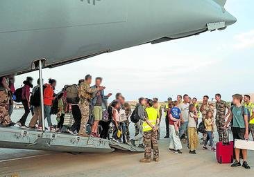 EUROPA Y AMÉRICA EVACUAN DE SUDÁN A SUS CIUDADANOS