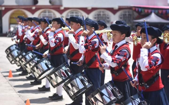 PRIMARIA DE TOMATLÁN GANA CONCURSO DE BANDAS DE GUERRA