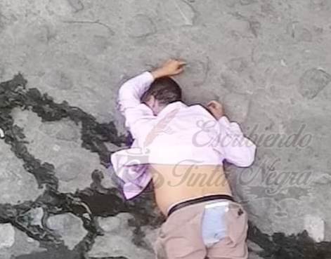 MUERE AL CAER DE PUENTE