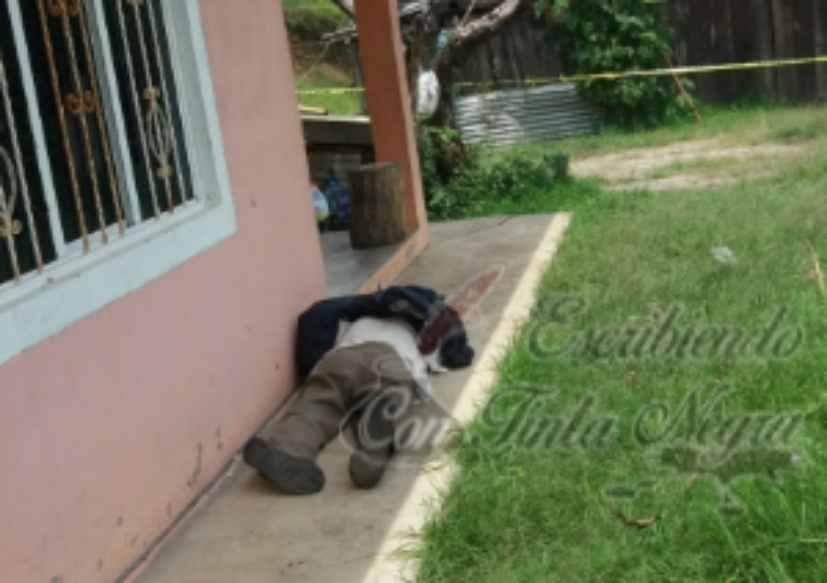 ENCUENTRAN A HOMBRE SIN VIDA EN COSCOMATEPEC
