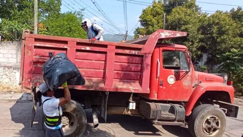 RECOLECTAN DOS TONELADAS DE CACHARROS EN ATOYAC