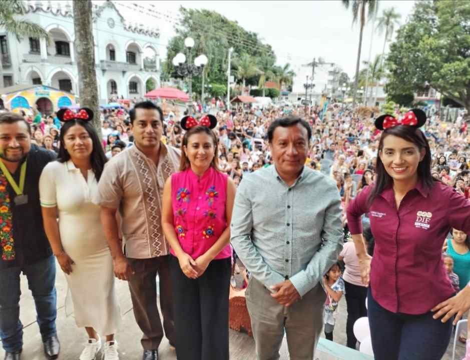 CIENTOS DE INFANTES PARTICIPAN EN FESTIVAL DE DÍA DEL NIÑO