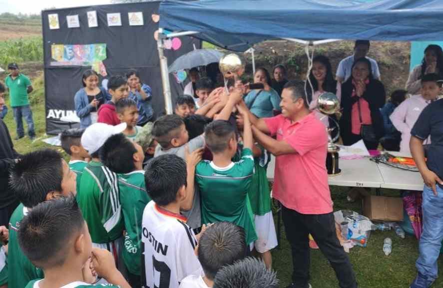 CRUZ VERDE, CAMPEÓN DE TORNEO RELÁMPAGO
