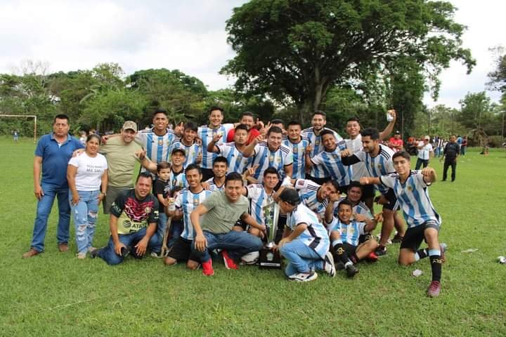 RIVER PLATE SE CORONA CAMPEÓN DE LIGA DE FÚTBOL DE ZENTLA