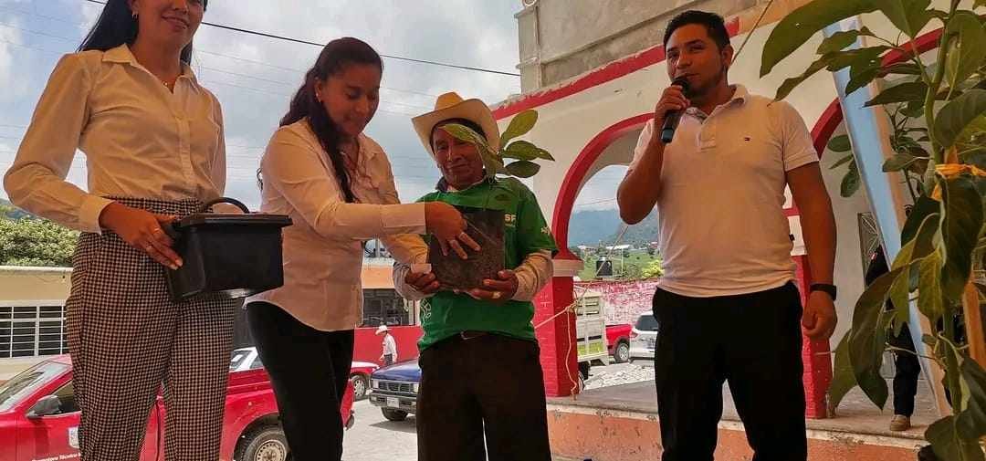 PREPARAN SEGUNDO FORO AGUACATERO