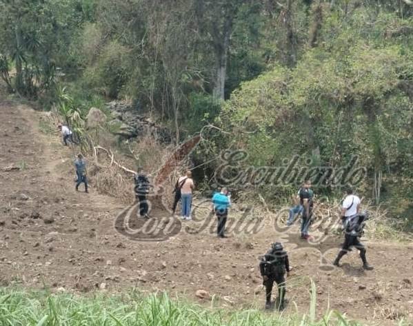 LO EJECUTAN Y ARROJAN A RÍO