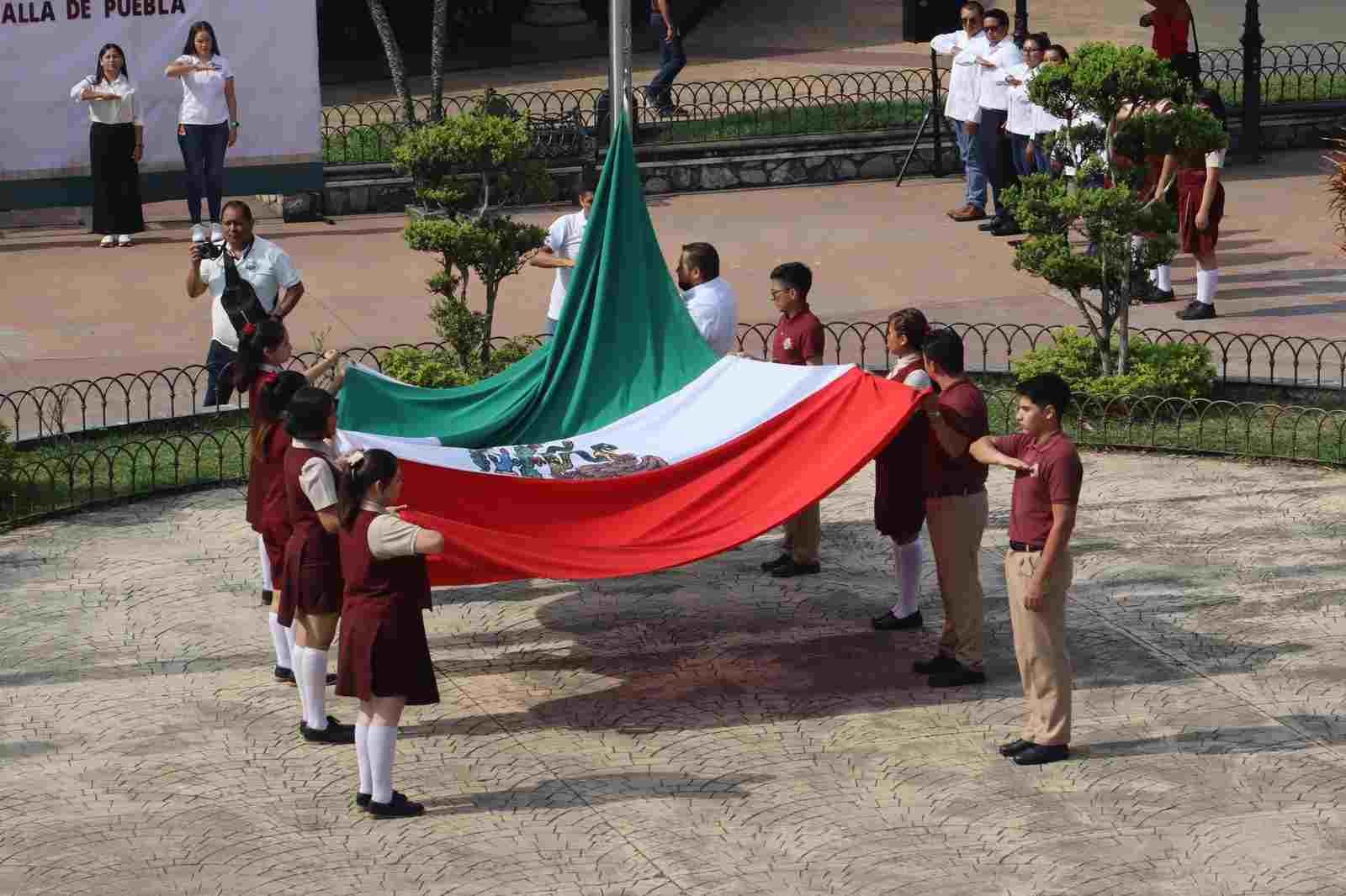 CONMEMORAN BATALLA DE PUEBLA