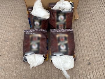 ASEGURAN DROGA OCULTA EN PAQUETES DE CAFÉ EN SINALOA