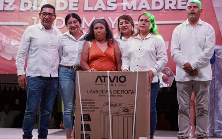 FESTEJAN A LAS MADRES EN CHOCAMÁN