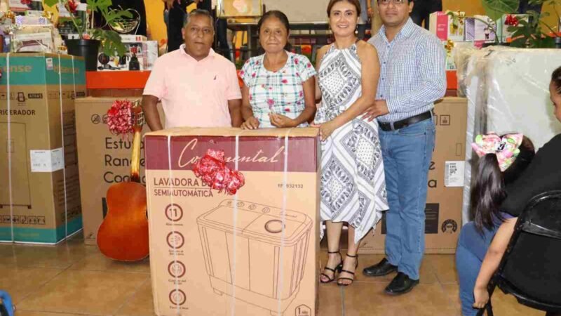 DISFRUTAN MAMÁS GRAN FESTIVAL EN CONMEMORACIÓN DEL DÍA DE LAS MADRES