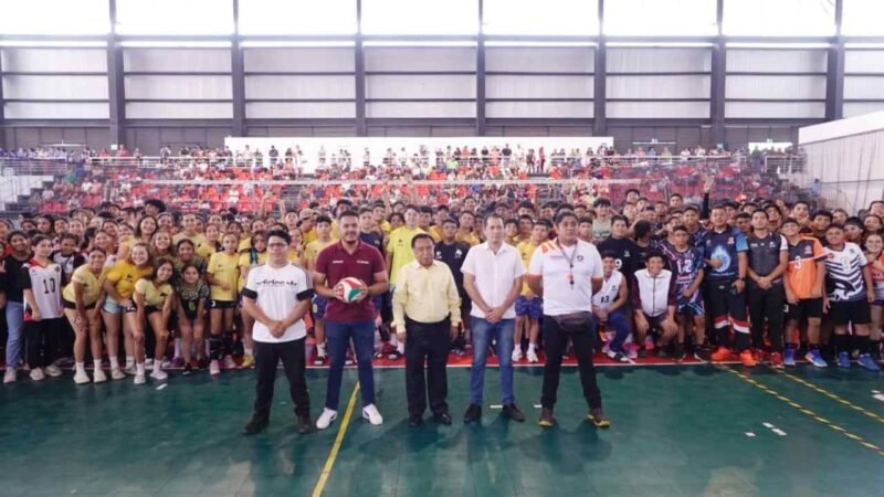INAUGURA JUAN MARTÍNEZ “FESTIVAL JUVENIL DE VÓLEIBOL”