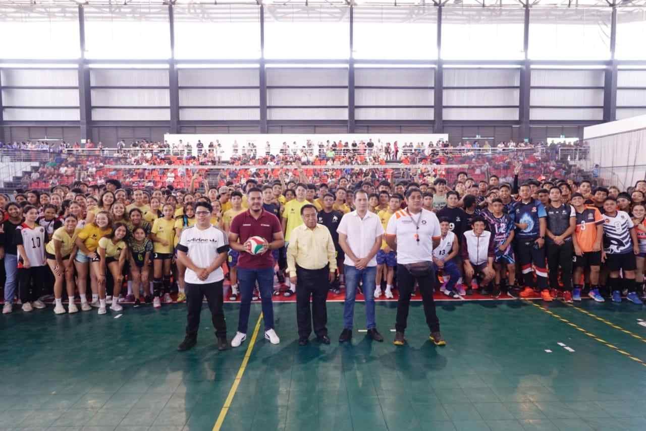 INAUGURA JUAN MARTÍNEZ “FESTIVAL JUVENIL DE VÓLEIBOL”