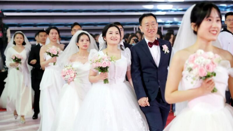 BUSCA CHINA FOMENTAR MATRIMONIO Y PROCREACIÓN A EDADES APROPIADAS ANTE BAJA NATALIDAD