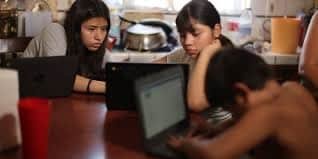 TRES DE CADA 10 HOGARES POBRES TIENEN ACCESO A INTERNET EN MÉXICO