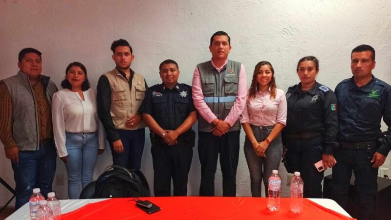 CAPACITAN A SERVIDORES PÚBLICOS EN DERECHOS HUMANOS