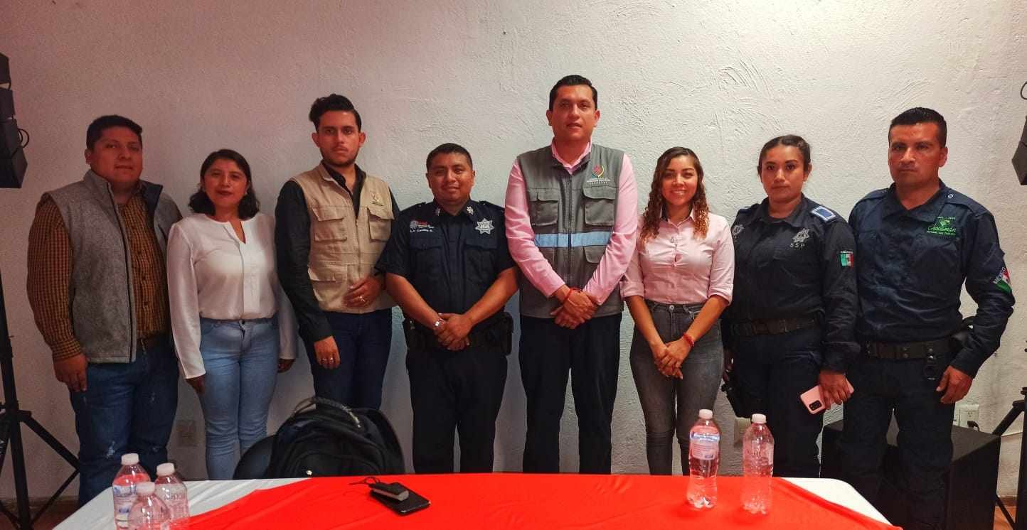 CAPACITAN A SERVIDORES PÚBLICOS EN DERECHOS HUMANOS