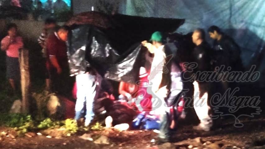 AUTO “FANTASMA” EMBISTE A MUJER