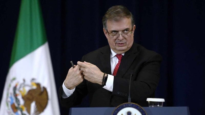 MÉXICO NO ESCALARÁ CONFLICTO CON PERÚ: EBRARD