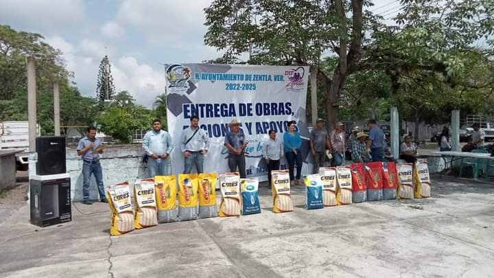 AYUNTAMIENTO DE ZENTLA ENTREGA APOYOS A MAICEROS