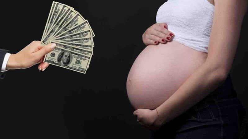 ITALIA VA CONTRA LOS ‘VIENTRES DE ALQUILER’ EN EL EXTRANJERO