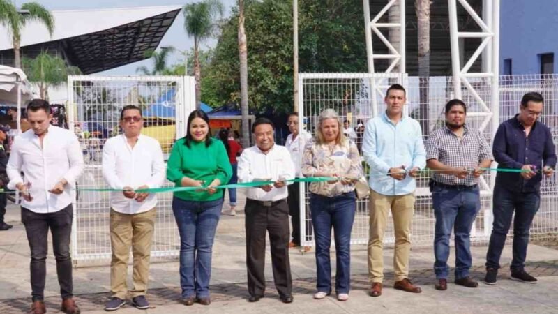 INAUGURA PRESIDENTE JUAN MARTÍNEZ FERIA RENACE LA ALEGRÍA 
