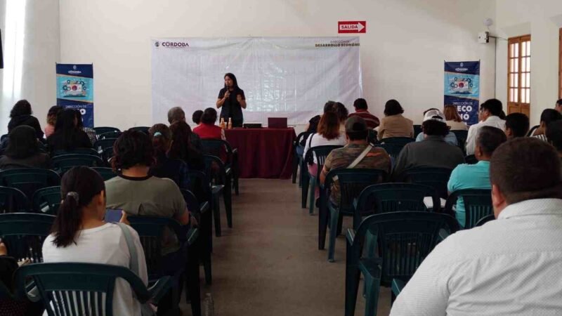 SE CAPACITAN MÁS DE 140 EMPRESARIOS Y EMPRENDEDORES EN SEMINARIO DE MIPYMES