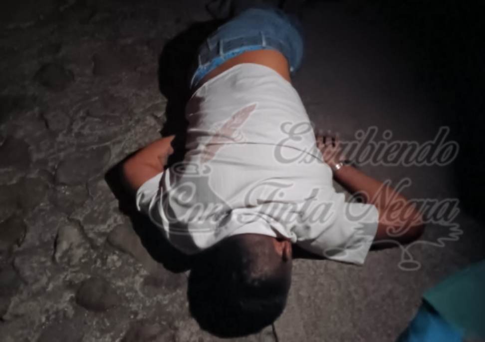 MOTOCICLISTA MUERE AL DERRAPAR