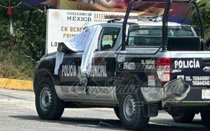 EMBOSCAN A POLICÍAS; UNO MURIÓ