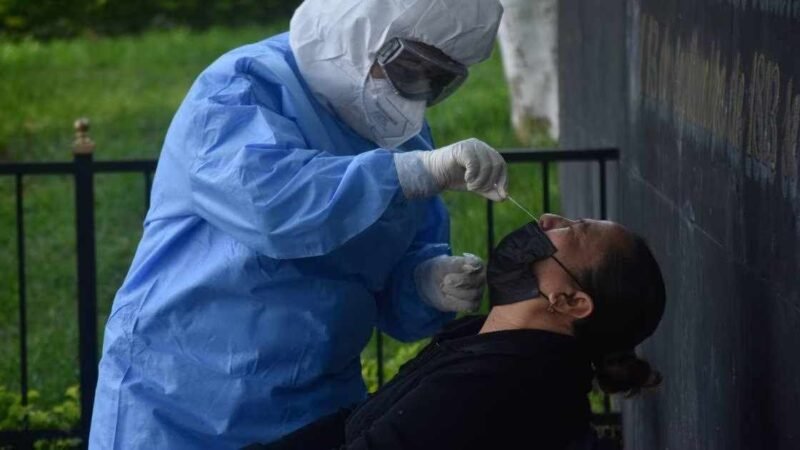 HALLAN EN ECUADOR CASOS DE NUEVA VARIANTE COVID  