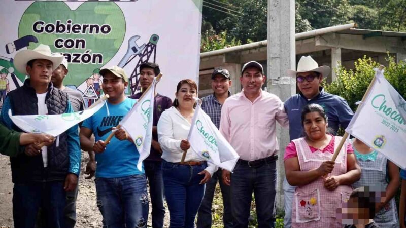 ERNESTO RUIZ PONE EN MARCHA OBRA EN CARRIZAL