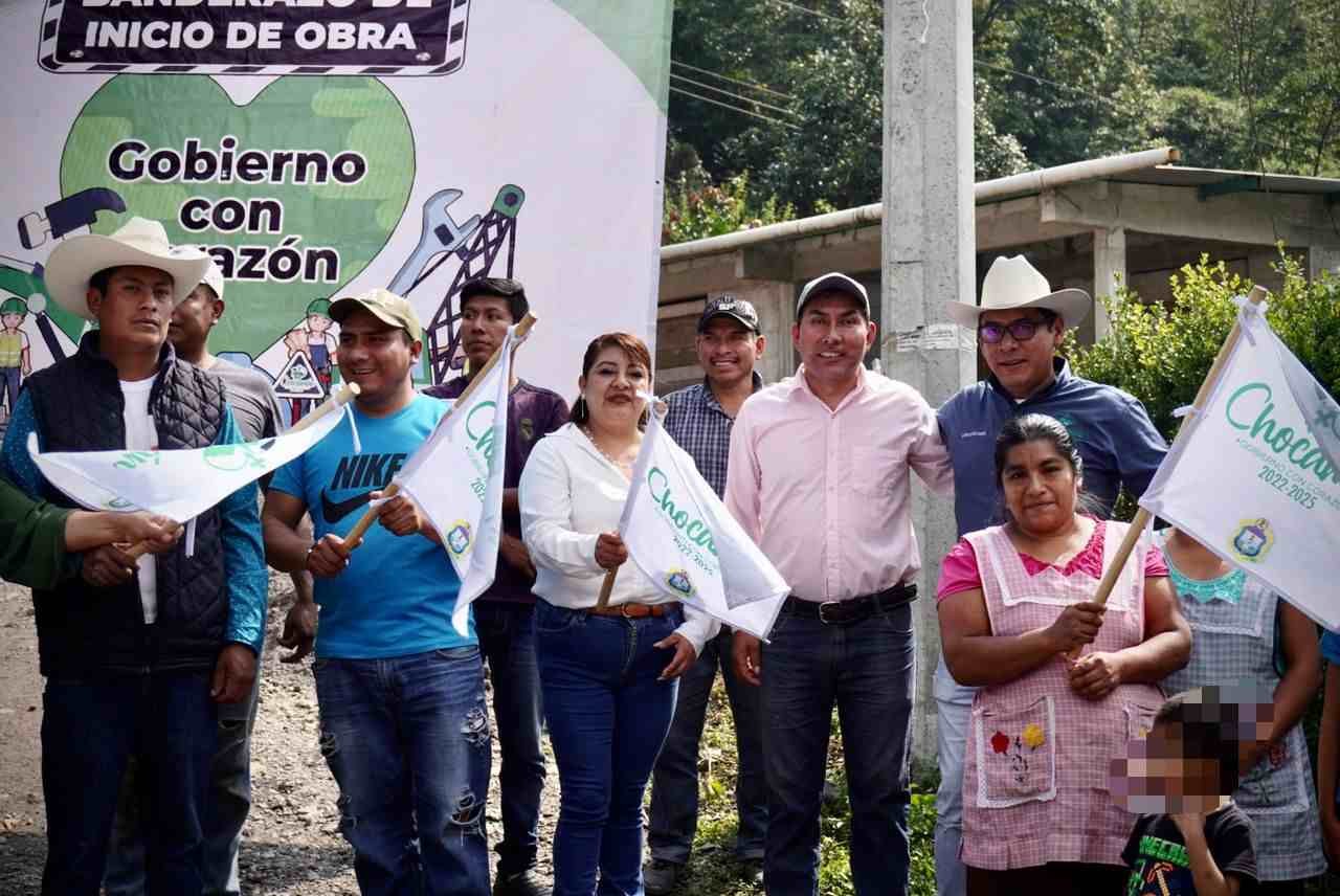 ERNESTO RUIZ PONE EN MARCHA OBRA EN CARRIZAL