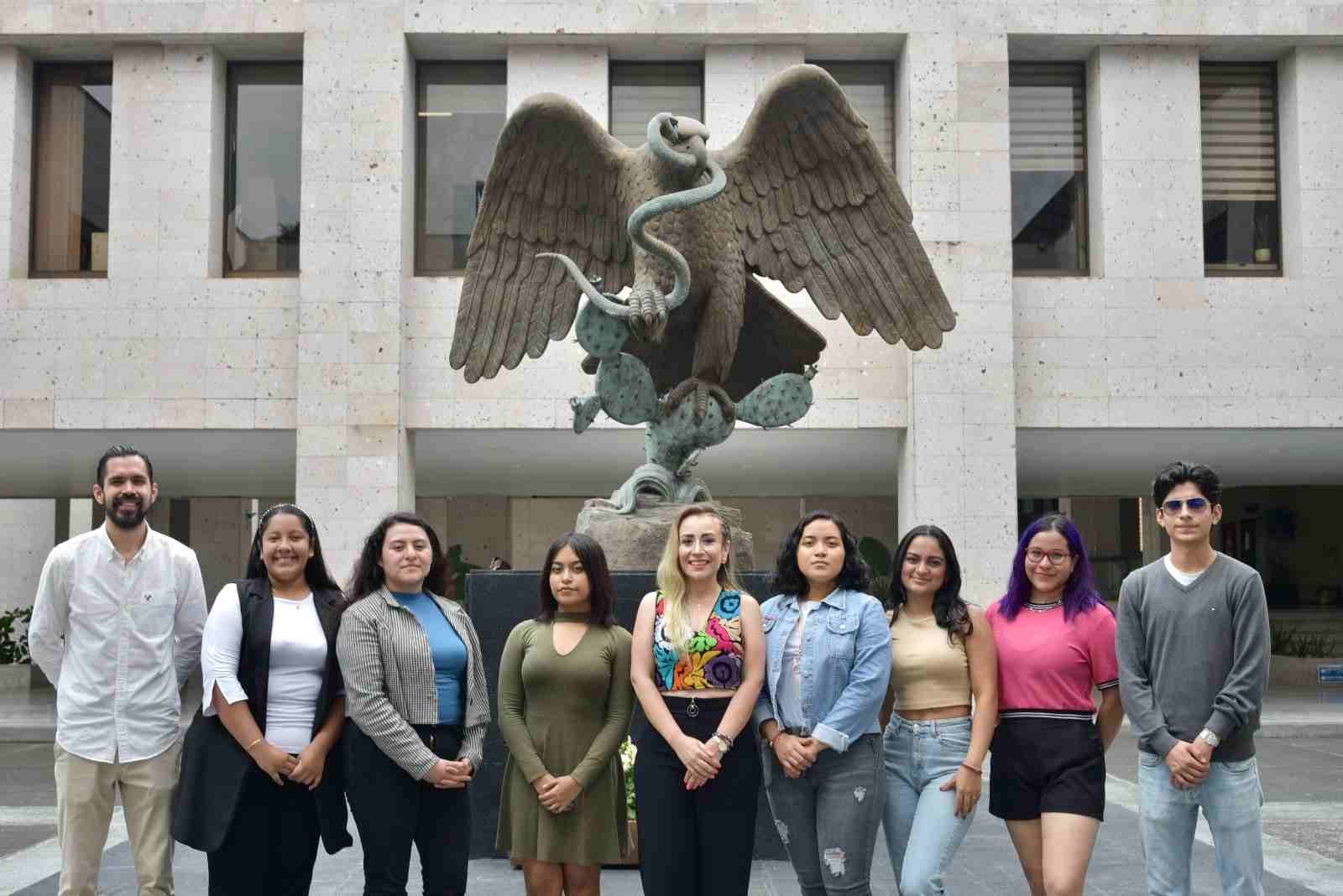 ESTUDIANTES DE ARQUITECTURA BUSCAN ERIGIR MONUMENTO A HÉROES DE LA SALUD