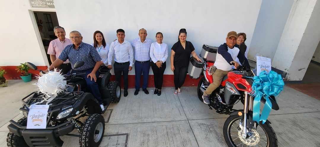 ENTREGA VENTURA DEMUNER PREMIOS DEL DÍA DEL PADRE