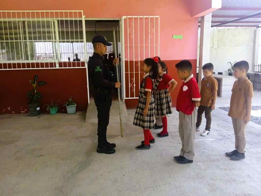 POLICÍA LLEVA PROGRAMA DE PROXIMIDAD SOCIAL A SAN JOSÉ NERIA