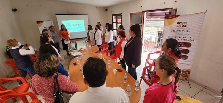 BUSCAN PREVENIR EMBARAZOS DE ADOLESCENTES EN HUATUSCO