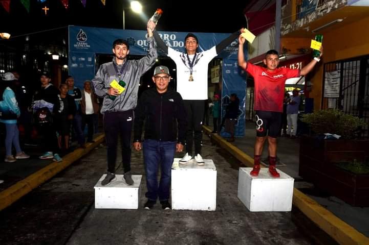 UN ÉXITO, TRAIL CERRO QUEMADO