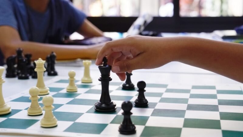 PARTICIPAN MÁS DE 70 ESTUDIANTES EN TERCER TALLER PEDAGÓGICO DE AJEDREZ