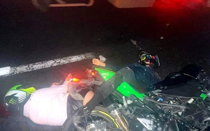 TRAGEDIA SOBRE RUEDAS; SE MATA PAREJA AL DERRAPAR