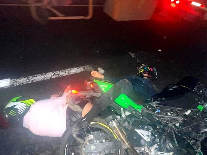 TRAGEDIA SOBRE RUEDAS; SE MATA PAREJA AL DERRAPAR