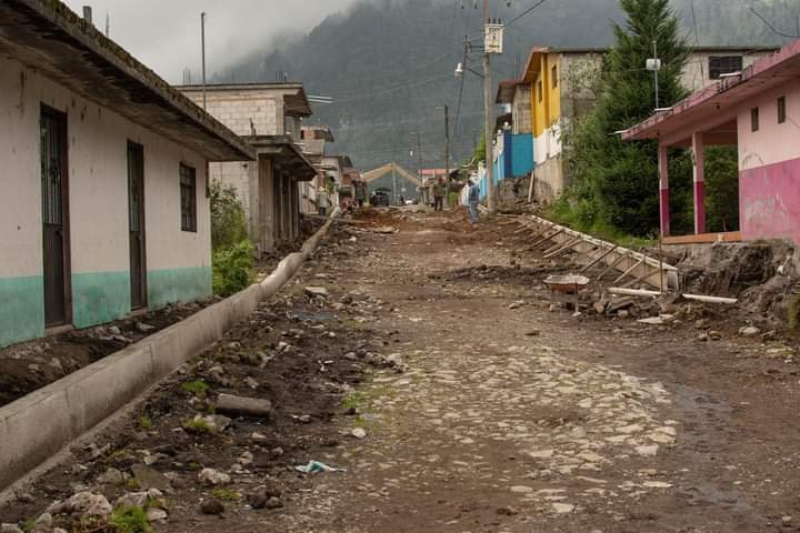 ARRANCA REHABILITACIÓN DE CALLE EN CUIYACHAPA