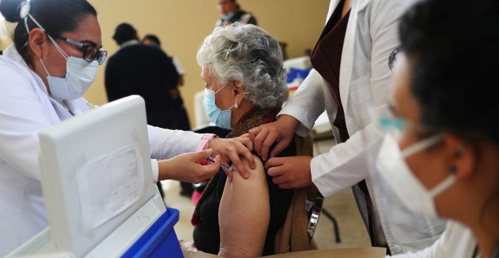 INICIA CAMPAÑA DE VACUNACIÓN CONTRA COVID-19 E INFLUENZA