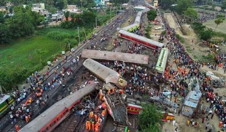 ERROR HUMANO CAUSÓ EL ACCIDENTE DE TREN CON 288 MUERTOS EN LA INDIA