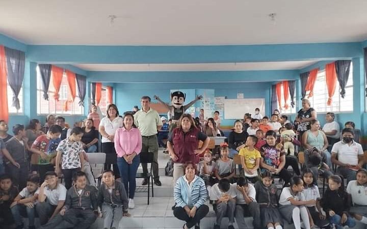 LLEVA DIF DE HUATUSCO PLÁTICAS DE PREVENCIÓN A ESCUELAS