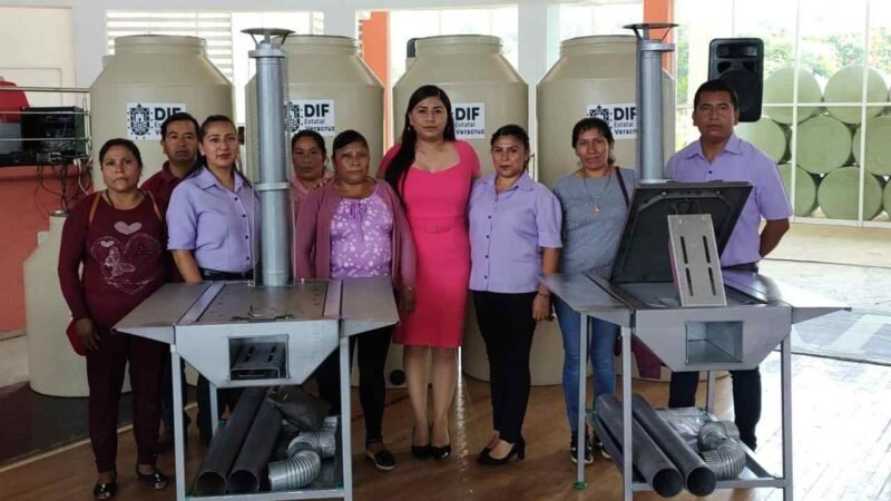 RECIBE CALCAHUALCO APOYOS DEL DIF ESTATAL