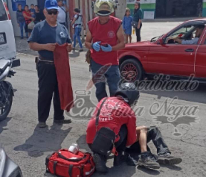 EMBISTE MOTOCICLISTA A PEATÓN
